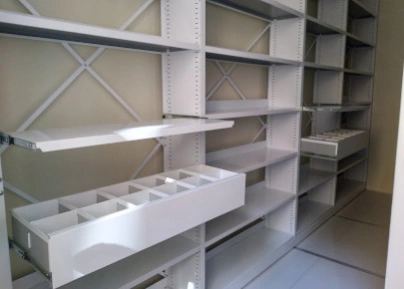 Стеллажи с выдвижными ящиками и полками