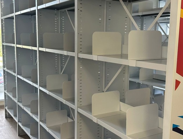 стеллажи для библиотеки с подвижными разделителями