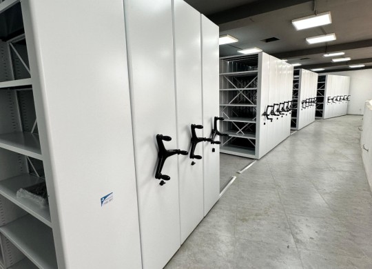 Адаптация стеллажей к сложной геометрии помещения